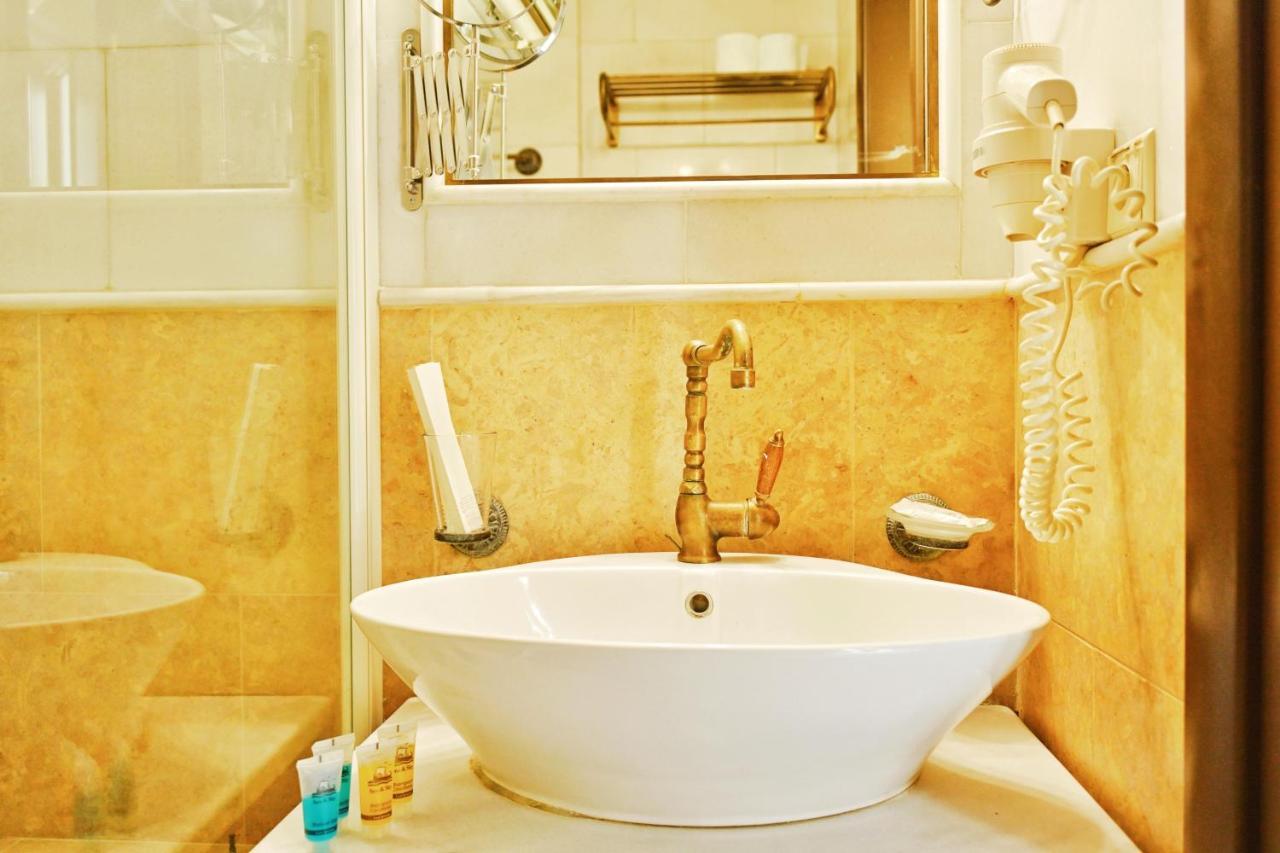 New Times Home & Hotels Near Metro Station Athens Center 외부 사진