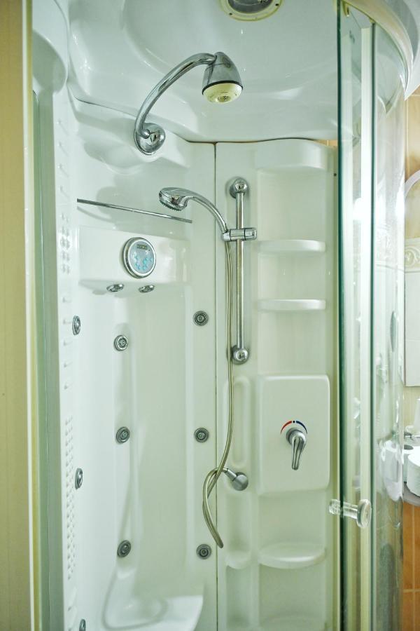 New Times Home & Hotels Near Metro Station Athens Center 외부 사진
